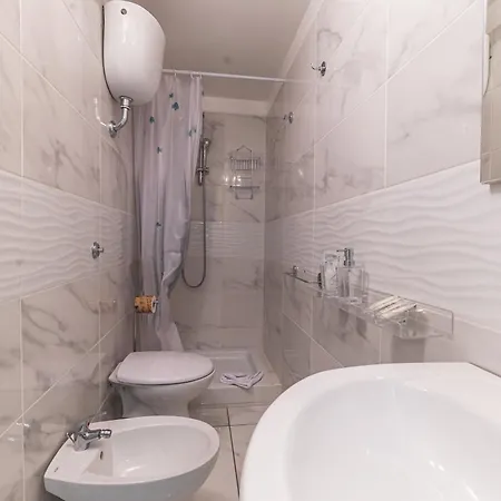 Apartment In Caffarella - Metro Ponte Lungo Rome